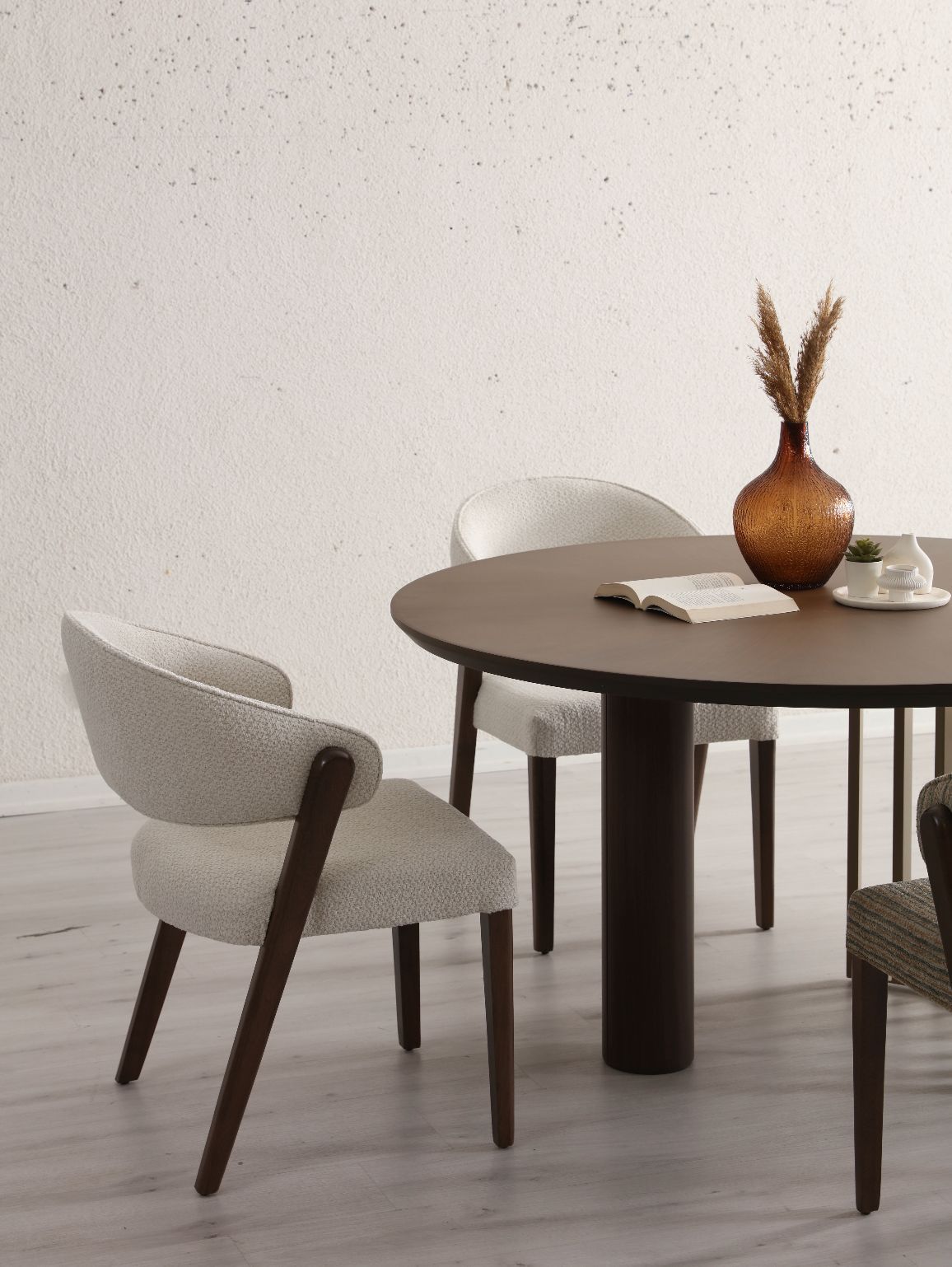 Viento Yemek Masası - 140cm Ceviz Kaplama